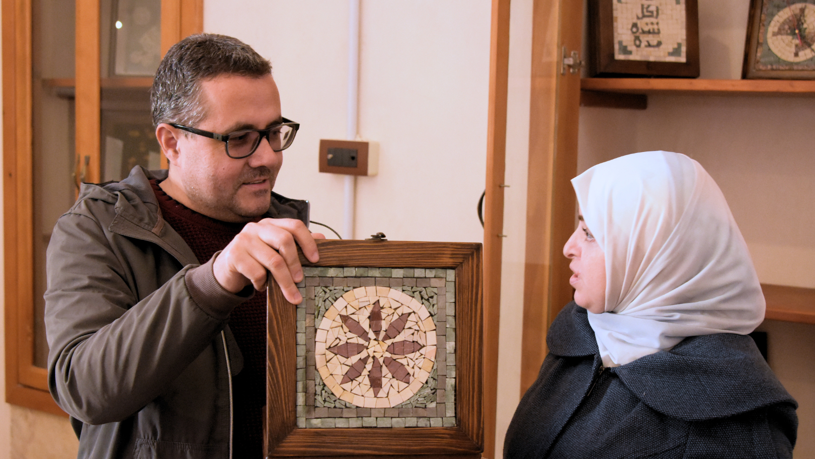 Asmaa e l'arte del mosaico - RestarT ad Aleppo