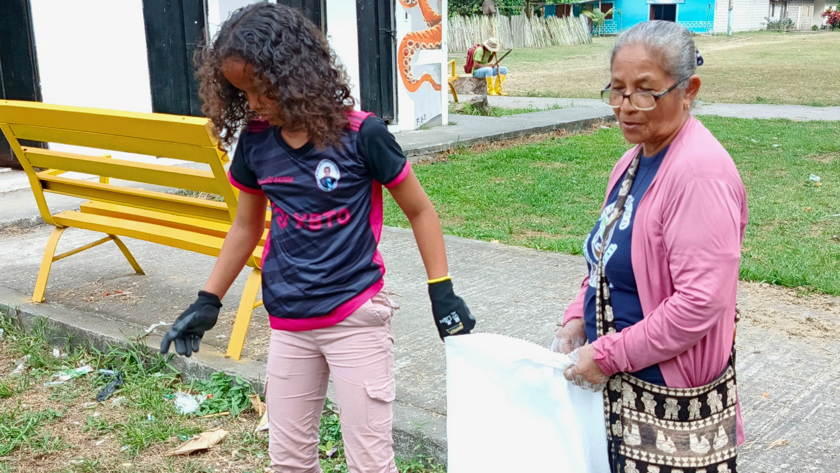 Selina è una coordinatrice della rete dei Club Ecologici in Ecuador