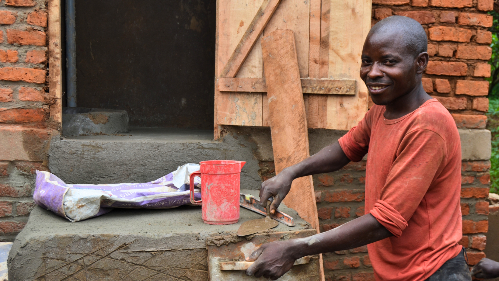 La costruzione di un totale di 35 latrine ecologiche nella provincia di Cibitoke (Burundi)